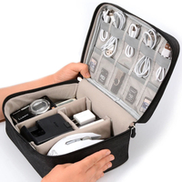 حقيبة منظم إلكترونيات السفر المحمولة المخصصة لبنك الطاقة ، محرك الأقراص الصلبة المحمول وكابل USB ، وسماعات الأذن